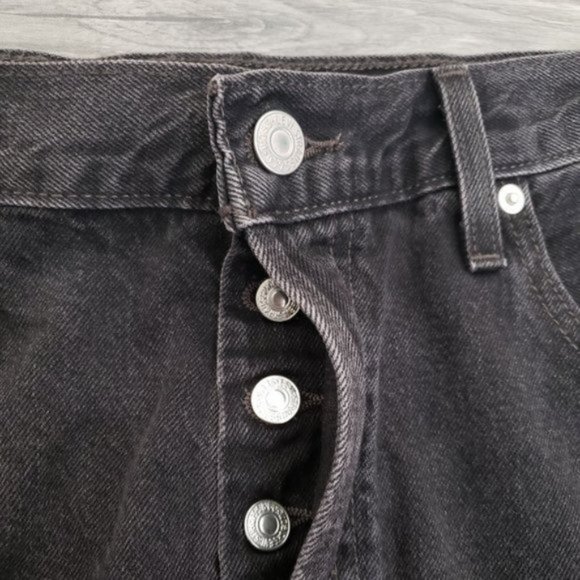 Levi’s Premium Deconstructed Studded Distressed Denim Skirt Black Sz 34 $80 SOLD - Picture 9 of 10